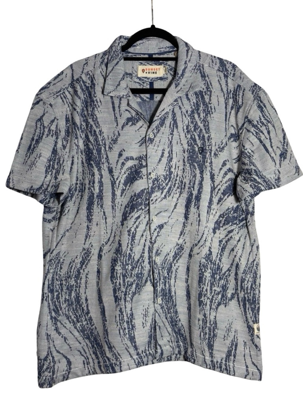 Men's Short-Sleeve Button-Down Shirt in Light Blue Abstract Print